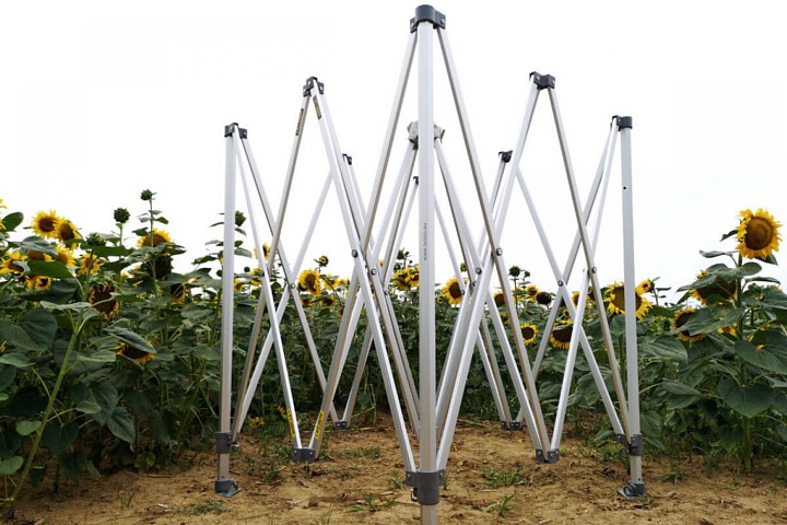 sulankstoma pavėsinė